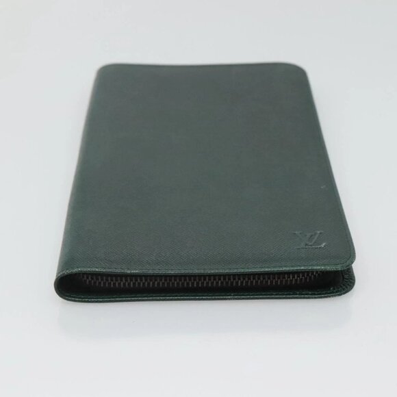 LOUIS VUITTON Taiga Travel Case Epicea LV Auth - Picture 7 of 16